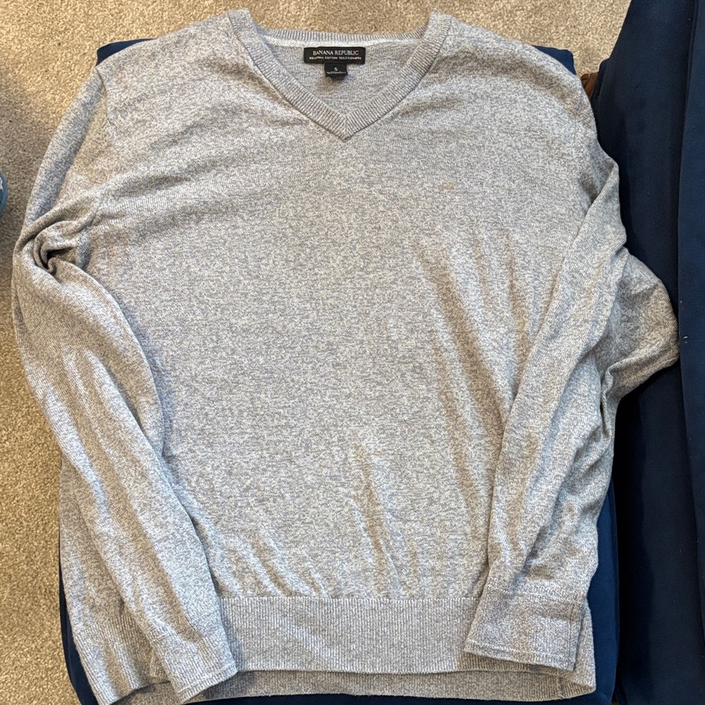 Banana Republic Light Gray V-Neck Sweater